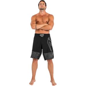 imageVenum Mens Light 40 FightshortsBlackWhite